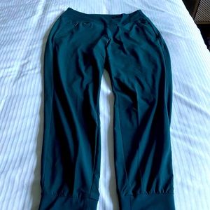 Athleta Jogger Pants. Beautiful rich green. Size 6